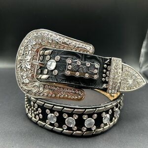 VTG BHW Rhinestone Belt‎ Black Leather and Silver Embellished Rhinestones 42”